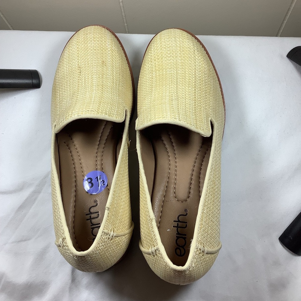 Earth Women's Size 8.5 Slip On Loafer Flats Beige Woven Raffia Shoes